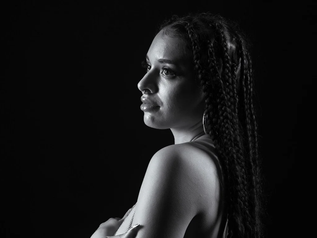 Monochrome set with Olivia