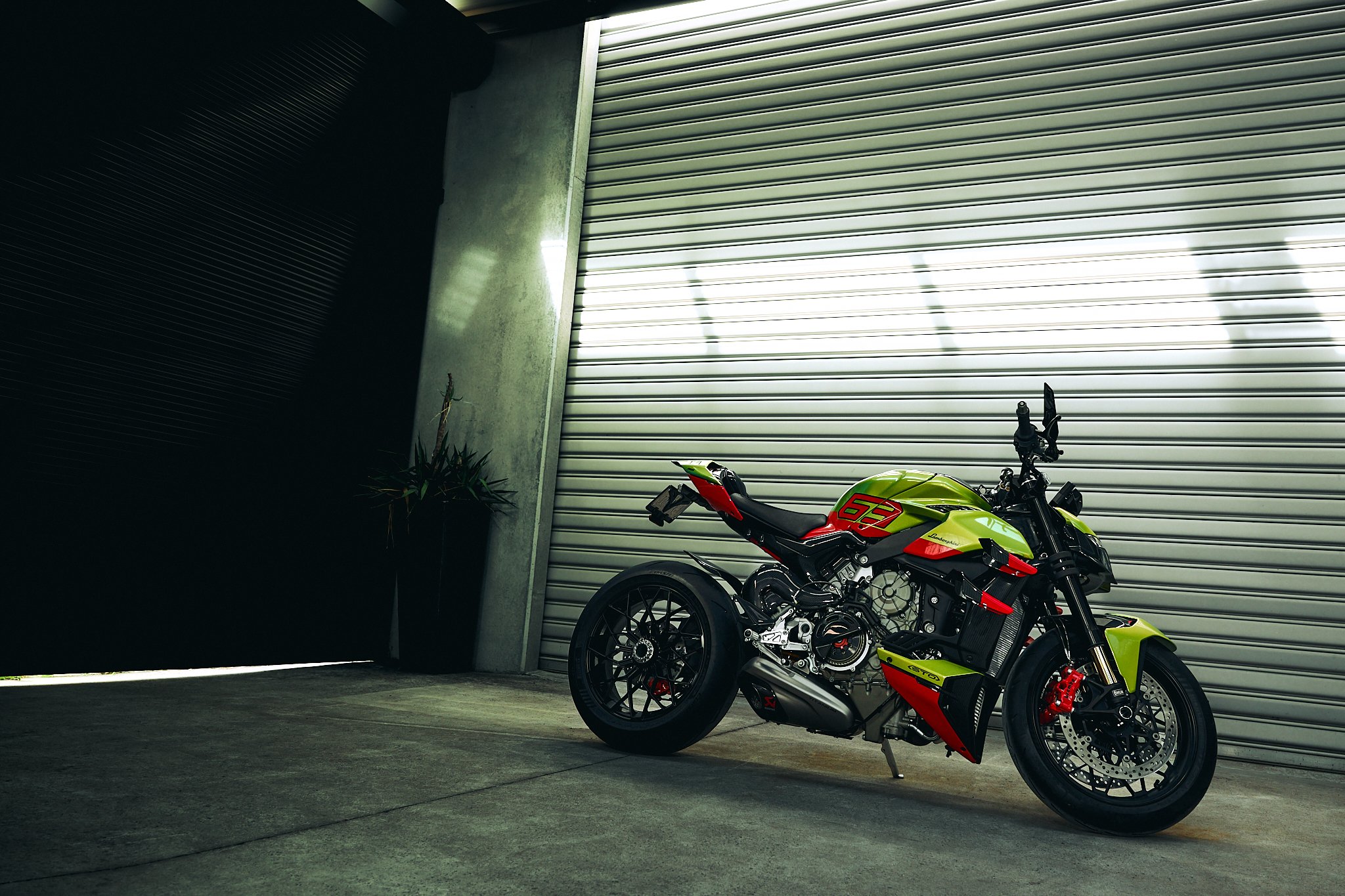 Collecting Cars Ducati 1_Ari Gelgec1470.jpg