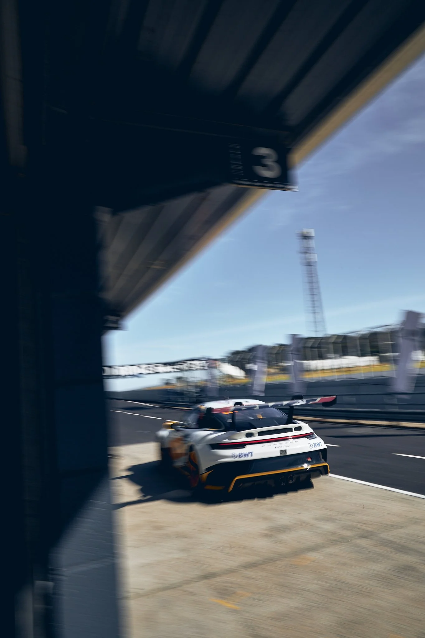 Porsche Motorsport_Ari Gelgec_31.jpg