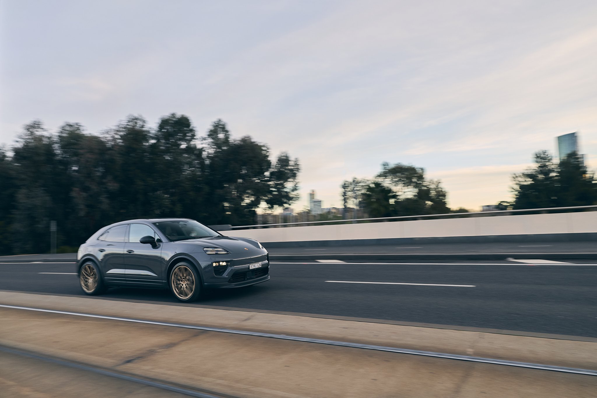 Porsche x Peter Bol_Ari Gelgec46.jpg