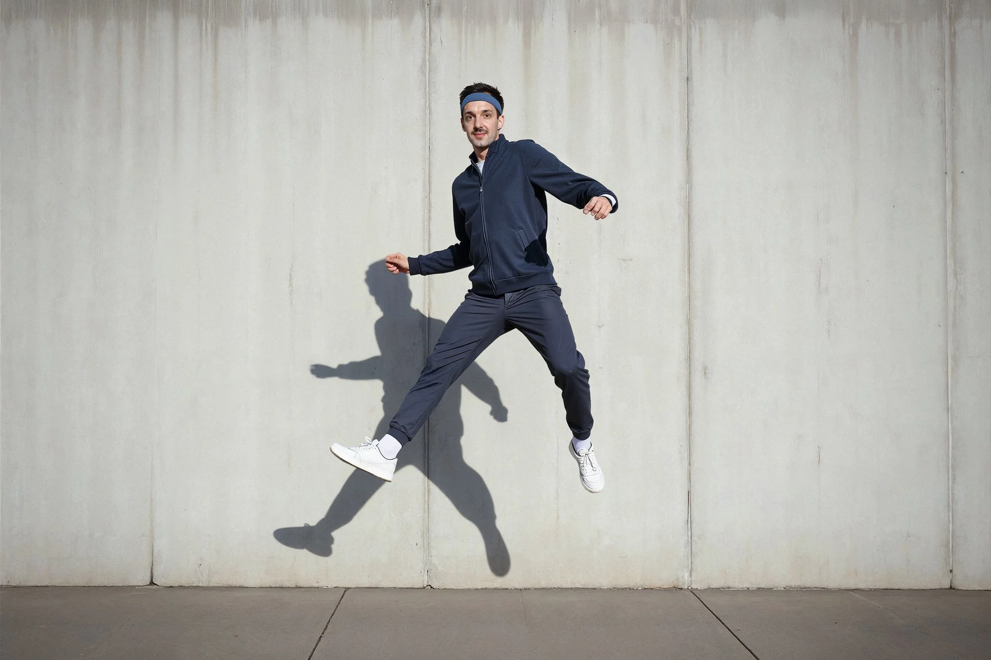Ken_Jump_sRGB_gold.jpg