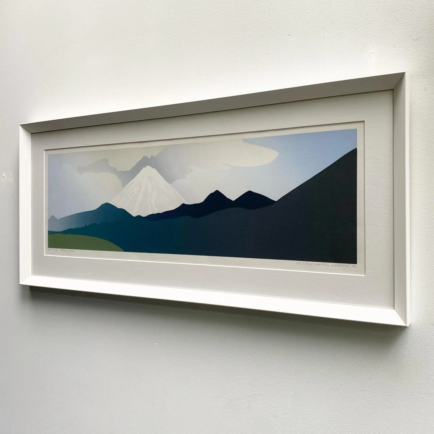 Timeless. A strong gallery look frame by Larson Juhl NZ for these beautiful screen prints by Malcom Warr. 

#malcomwarr
#newzealandlandscapes 
#larsonjuhlnz
#wellingtonframers
#newzealandframers