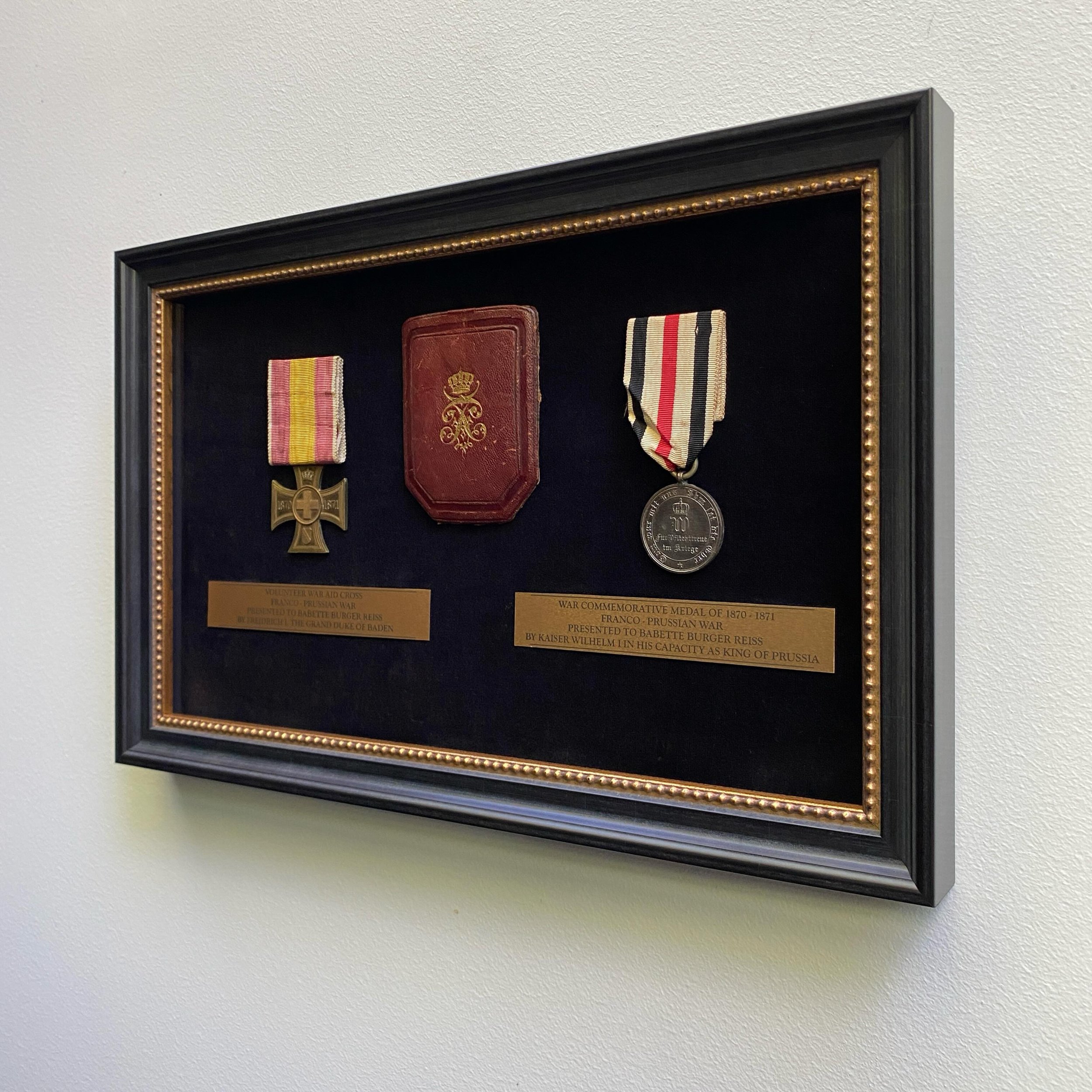 A new frame for these Franco-Prussian war medals. From the Hudson range supplied to us by Larson Juhl NZ.

#warmedals
#larsonjuhlnz 
#wellingtonframers
#newzealandframers
