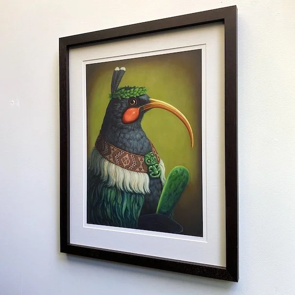 RW-MANA-HUIA-F1-drkbrwnbox.jpg