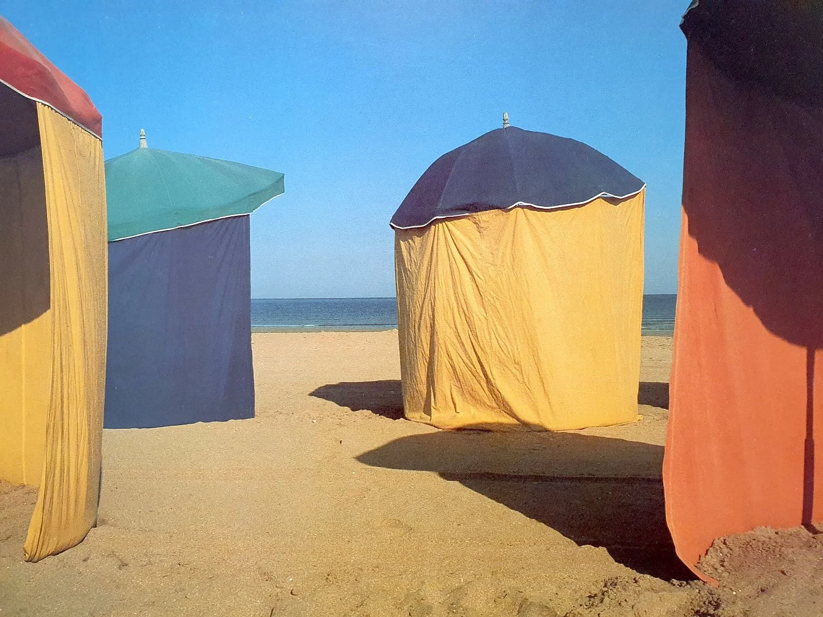 JOHN-BATHO-OMBRES ET PARASOLS-2.jpg