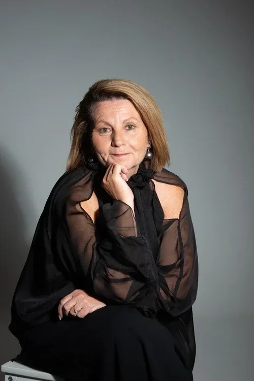 Headshot of Cathy Dimarchos
