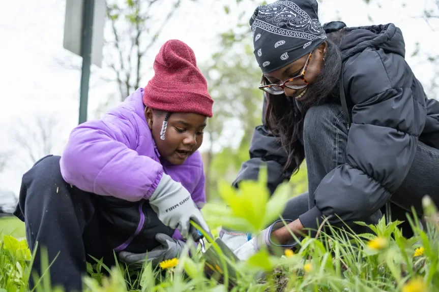 Volunteers clean Jackson Park ahead of Obama Presidential Center opening