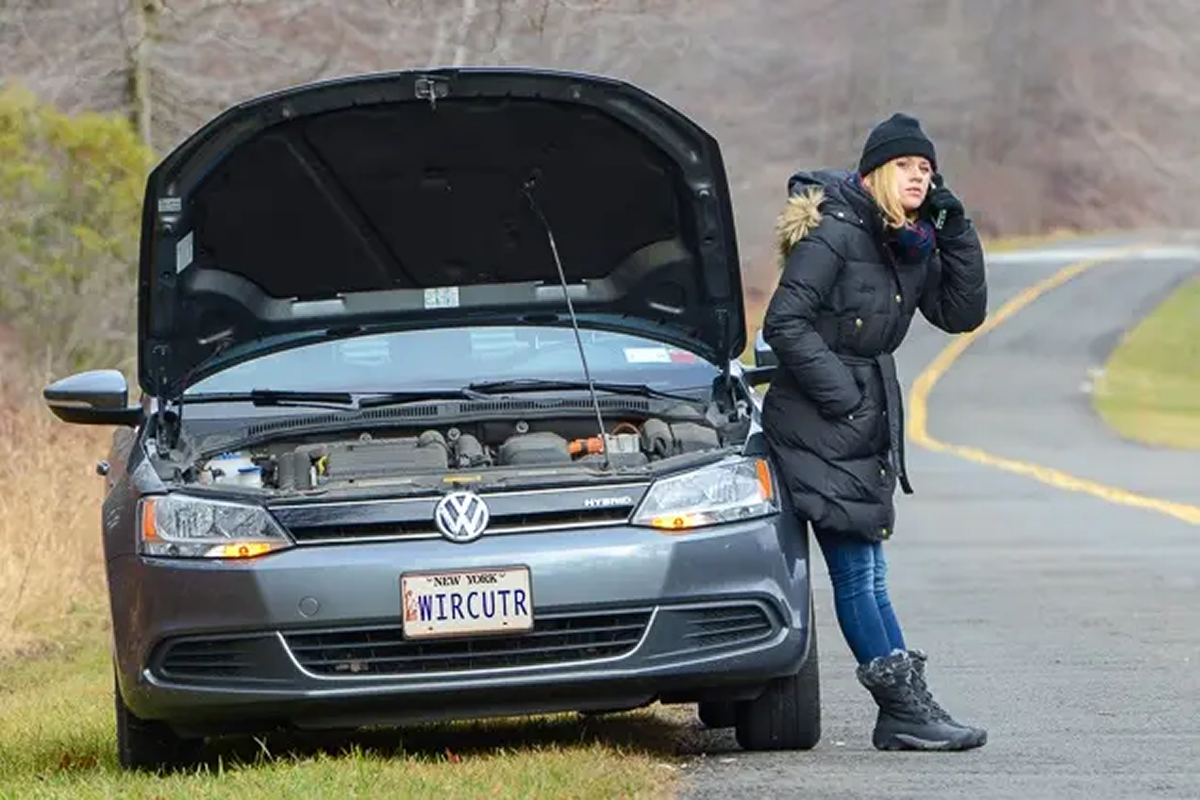 What to Keep in Your Car for Emergency Situations