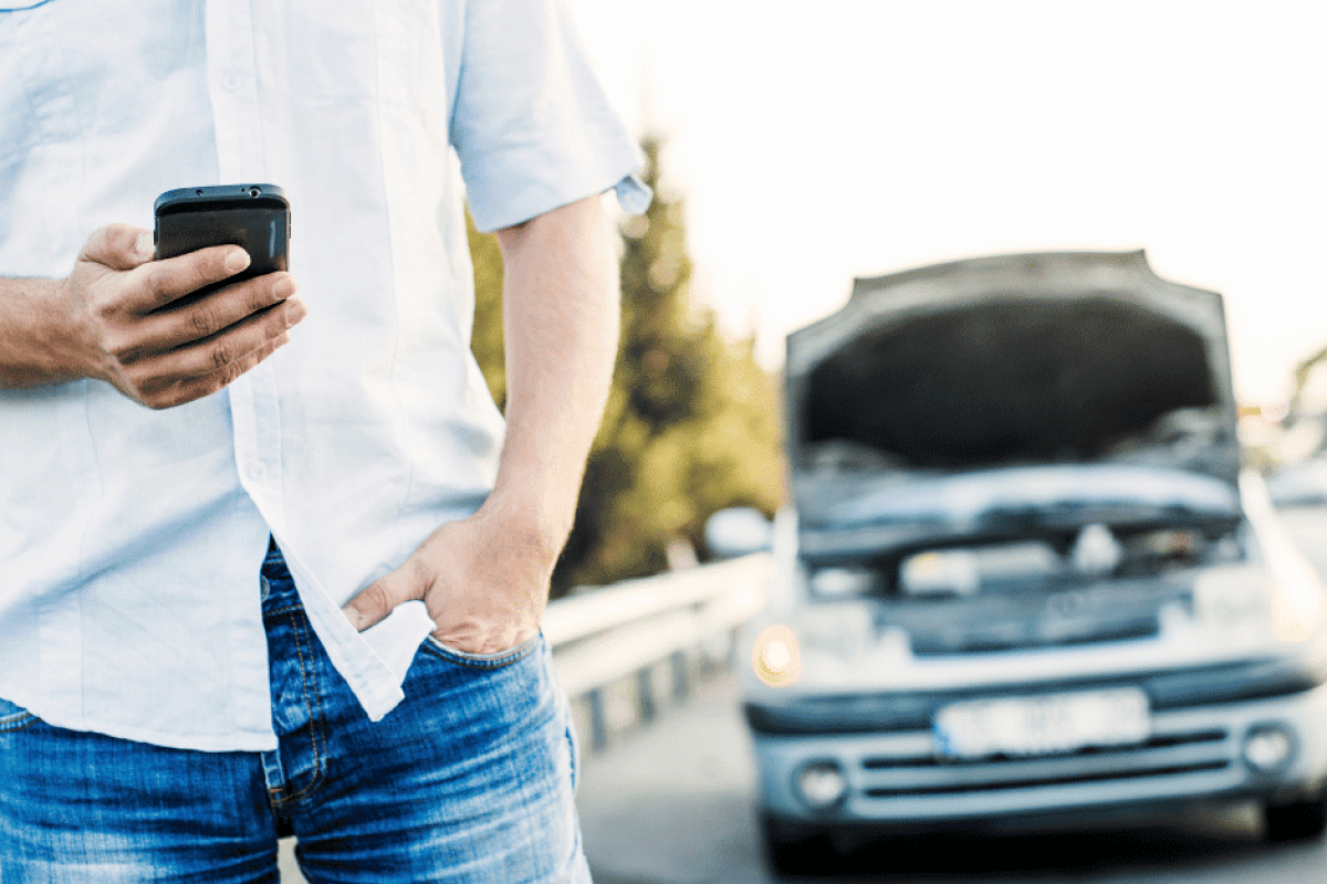 How to Stay Safe While Waiting for a Tow Truck