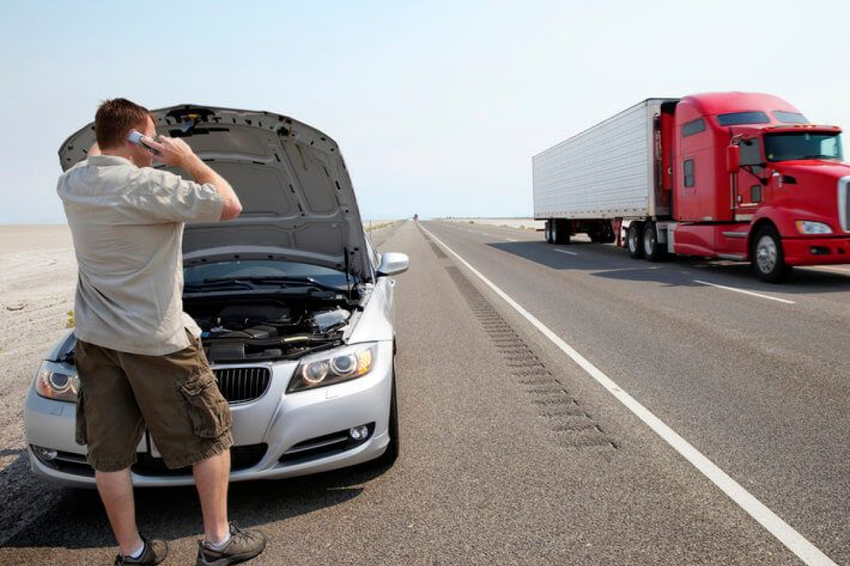 Safe Highway Breakdown Practices Every Driver Should Know