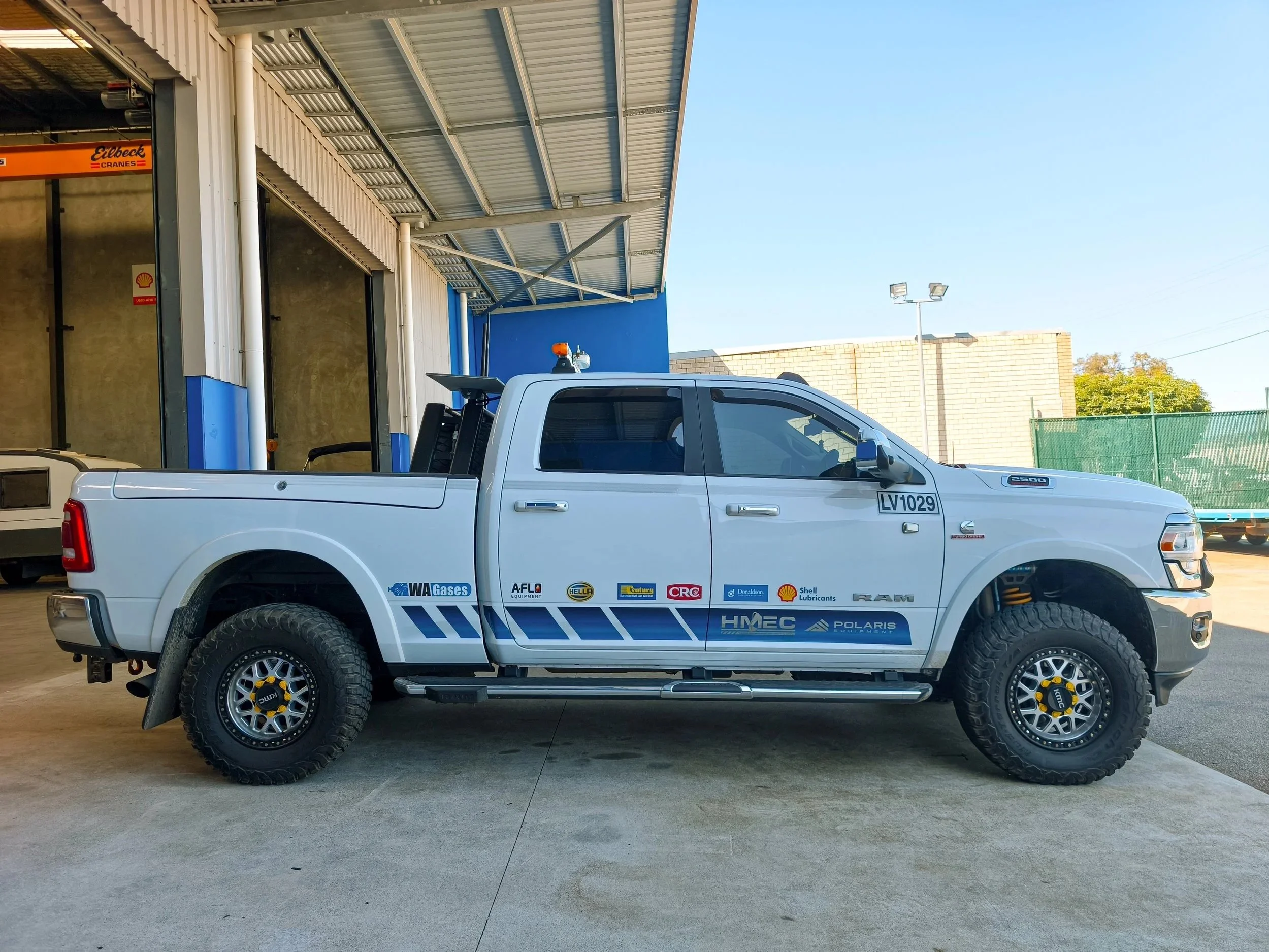 Dodge Ram with lower door band decal striping, lower door bands. Vehicle signage Perth WA. 4WD Decals Perth WA. Midland Vehicle Branding. Midland Vehicle Signage. Midland Car Decals.