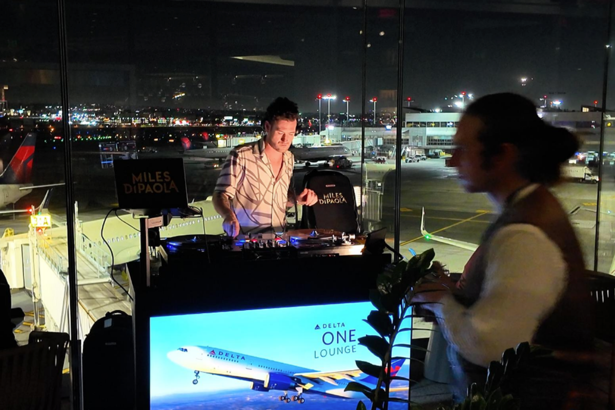 DELTA ONE LOUNGE LAX