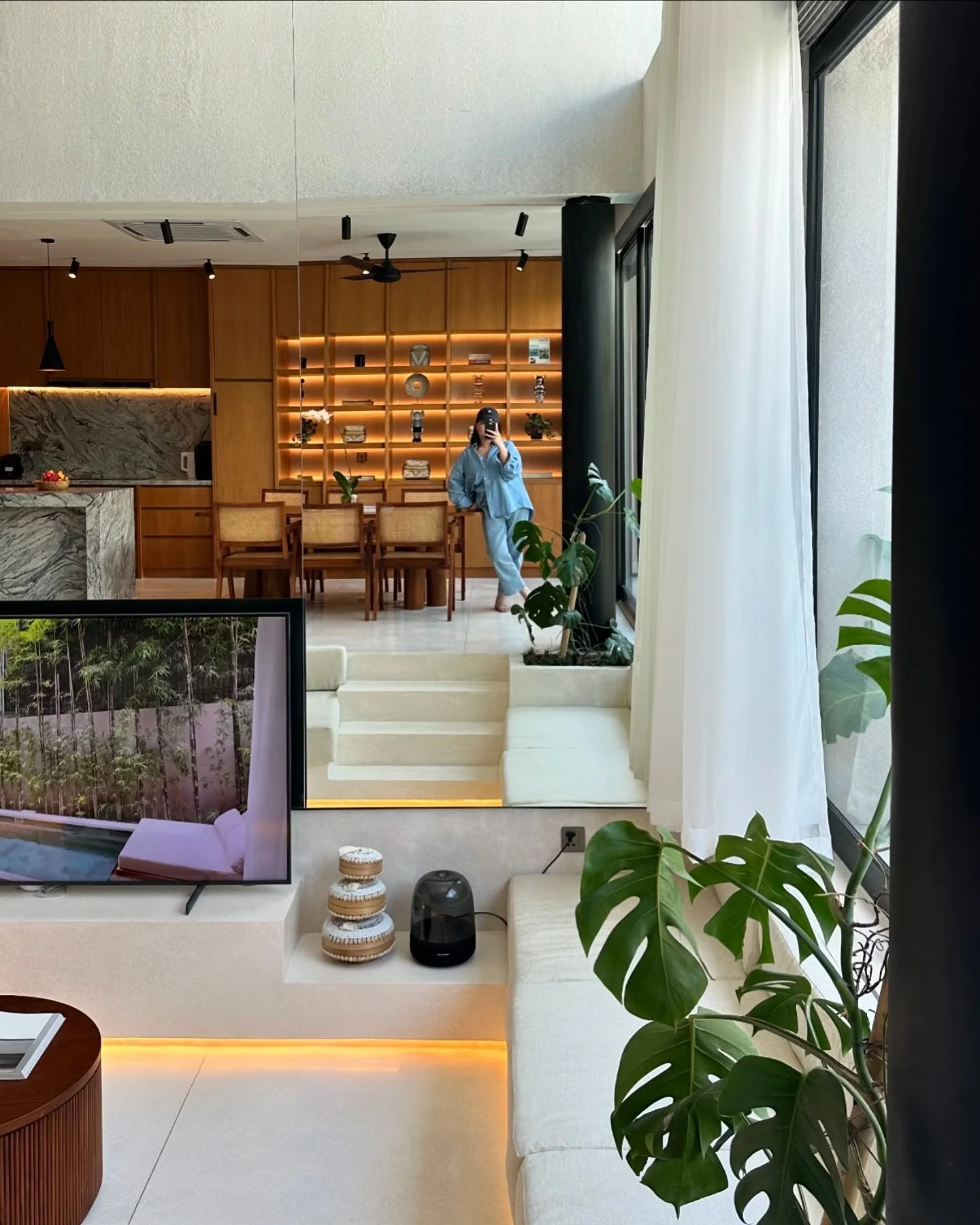 Constantly traveling and visiting new properties for work continually inspires us and gives us fresh perspectives on home styling. ✨