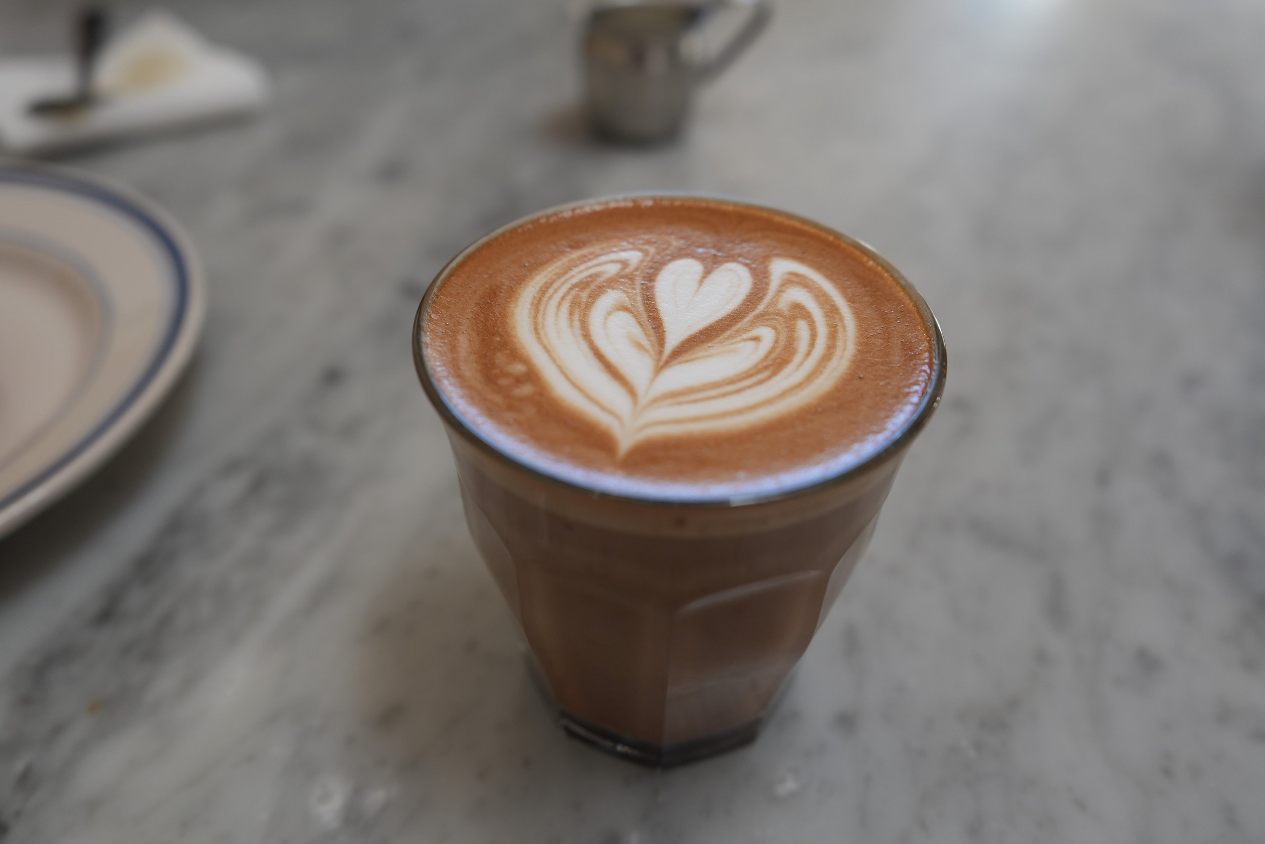 Coffee and a Breakfast Sandwich in Eagle Rock 🦅🪨
.
#losangeles #eaglerock #breakfast #coffee
.