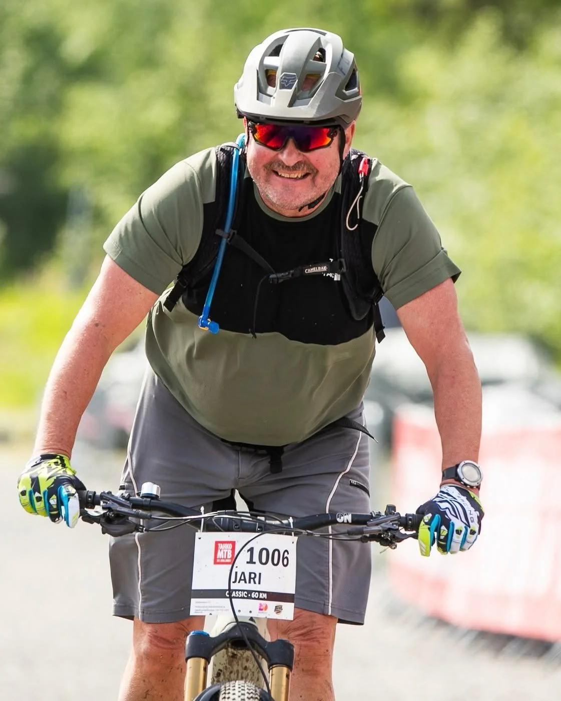 10 muikeaa ilmett&auml; maaliviivalta!🤩 T&auml;t&auml; on Tahko MTB, tuo maastopy&ouml;r&auml;ilyn Jukola, jossa huiput kohtaa vasta-alkajat ja himoharrastajat h&ouml;nts&auml;&auml;j&auml;t. Tahkon poluille mahtuu kaikenlaiset polkijat, ja se tekee