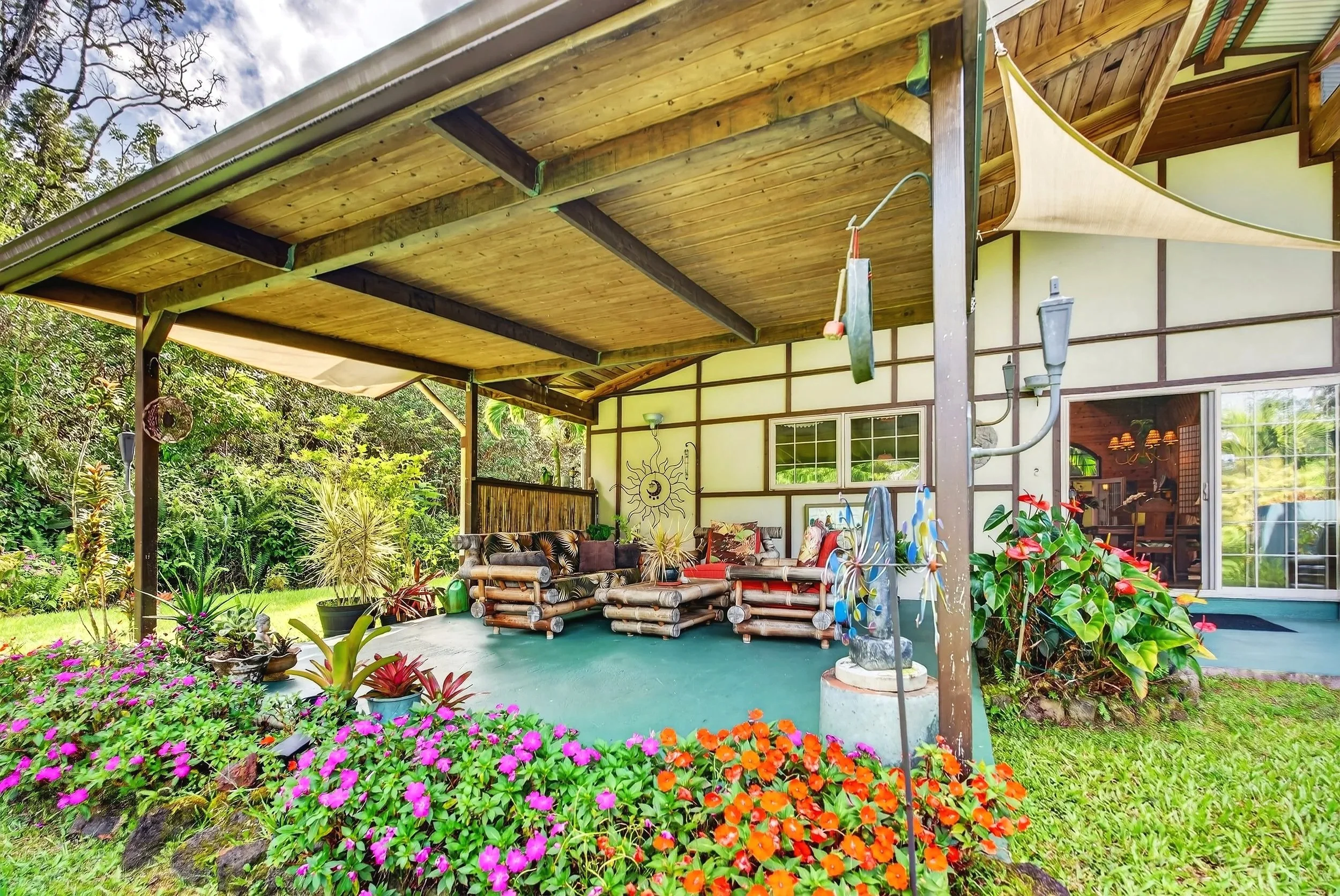 Outdoor Lifestyle - Leilani Estates