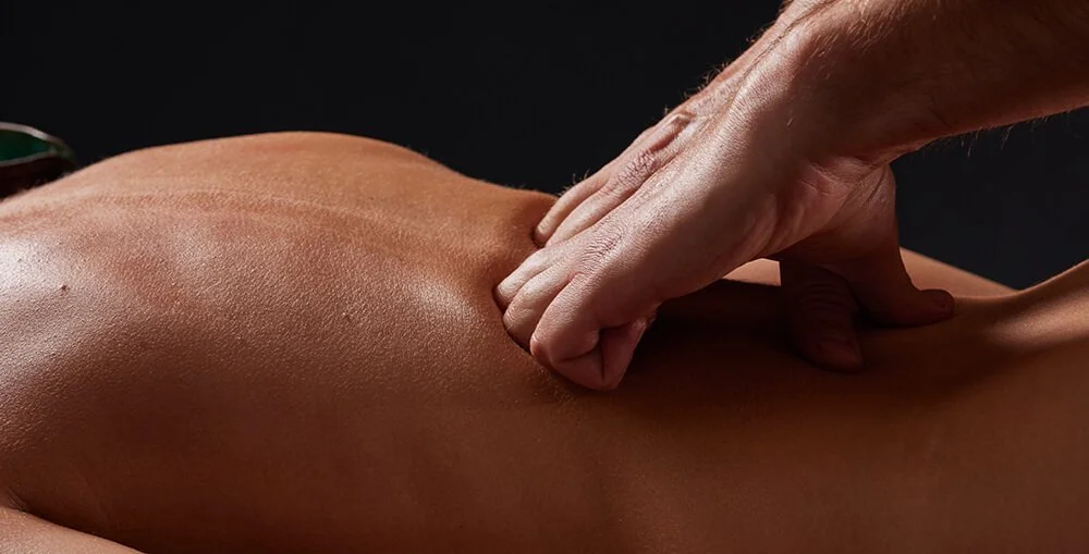 Deep Tension Release-
For those who need more. Firm, focused techniques address persistent knots and long-held tension.