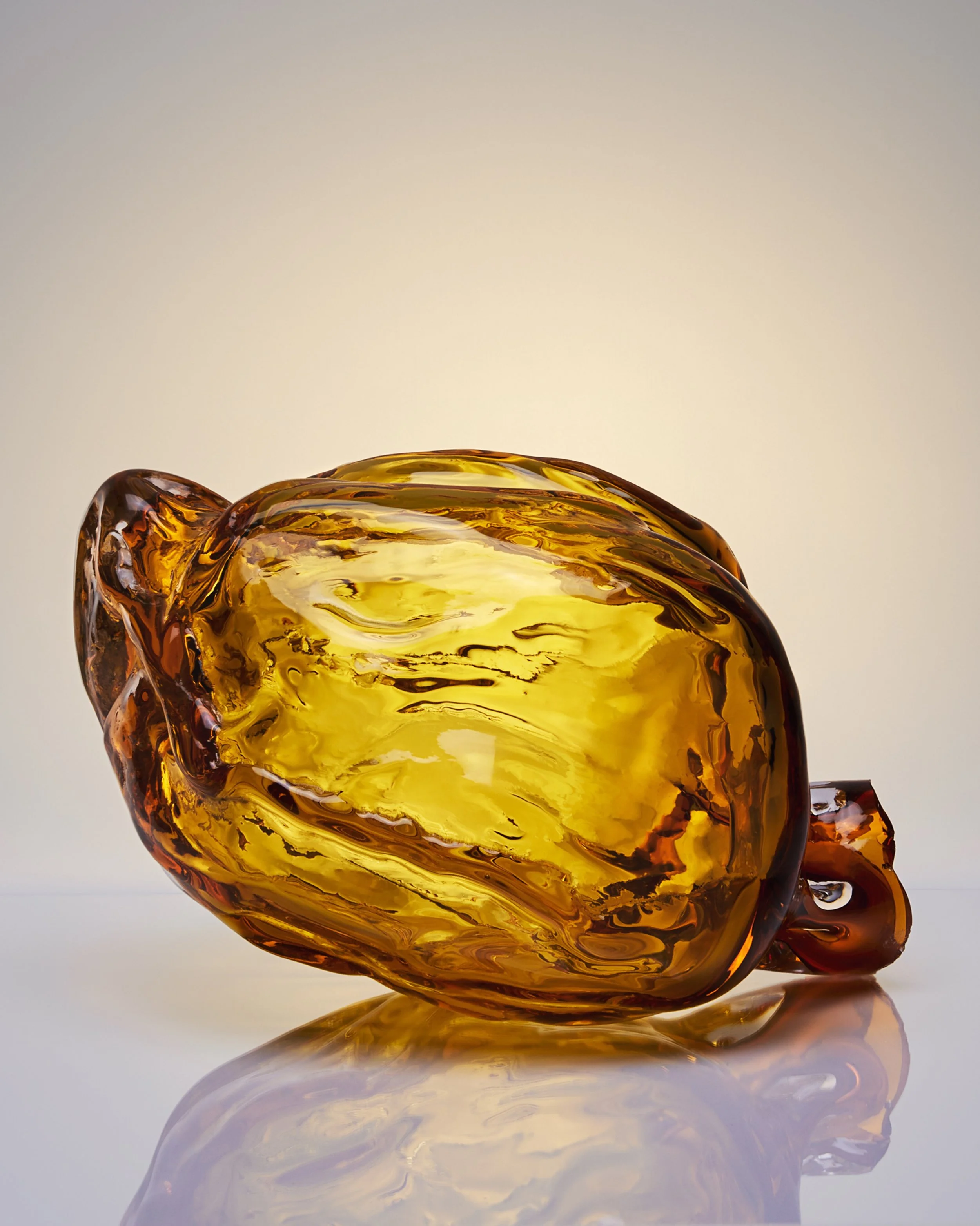 Inflammatory Subject II (2023
- 2024)
Glass
25 cm x 22 cm x 16 cm

Inflammatory Subject&rsquo;s I younger sister, blown a week later 🌬️

@royalcollegeofart 
@rca_contemporaryartpractice