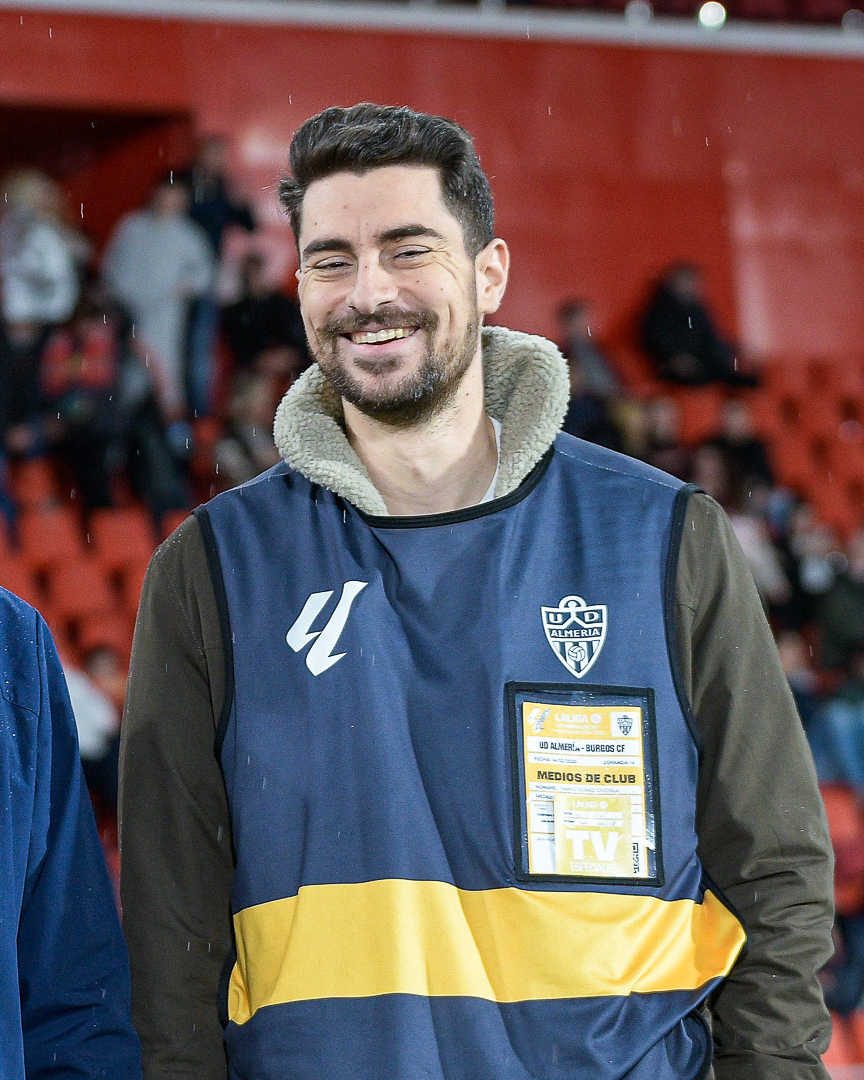El CEO de CAZORLA Studio, Mario Gómez, durante un partido de la UD Almería en el UD Almería Stadium