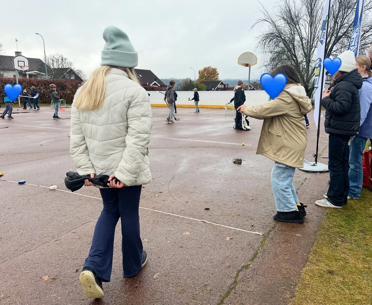 Under tv&aring; dagar har vi varit ute p&aring; skolbes&ouml;k h&auml;r i Leksand. R&ouml;relse p&aring; lunchrasten har st&aring;tt p&aring; schemat f&ouml;r eleverna p&aring; &Aring;ker&ouml; Skola 🤸🏻💙 det har hoppats j&auml;mfota hopp och spela