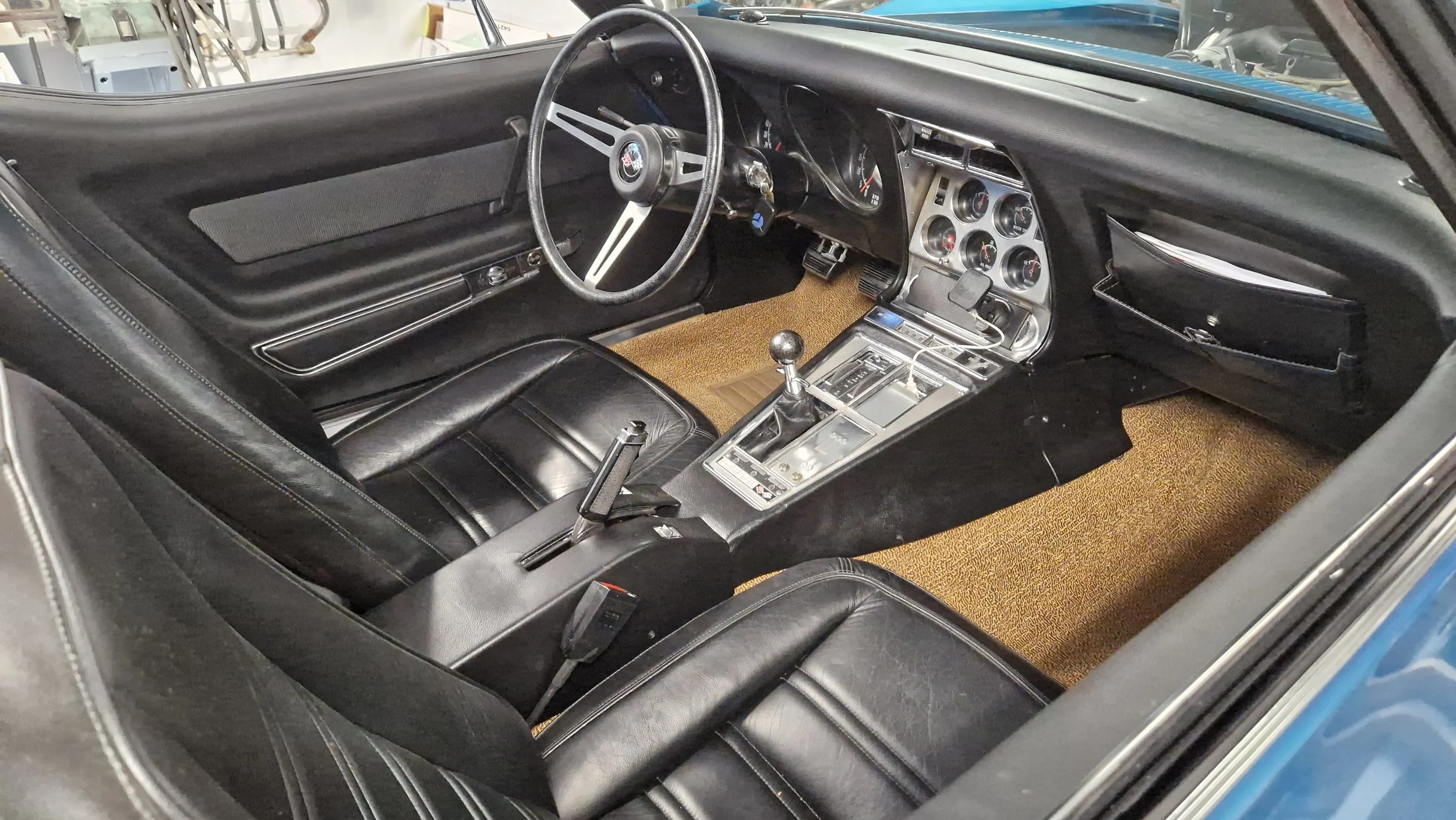 -69 avo Corvette TULOSSA!
