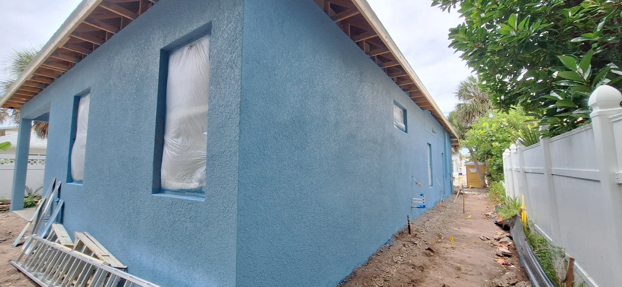 Side Wall Close - New Smyrna