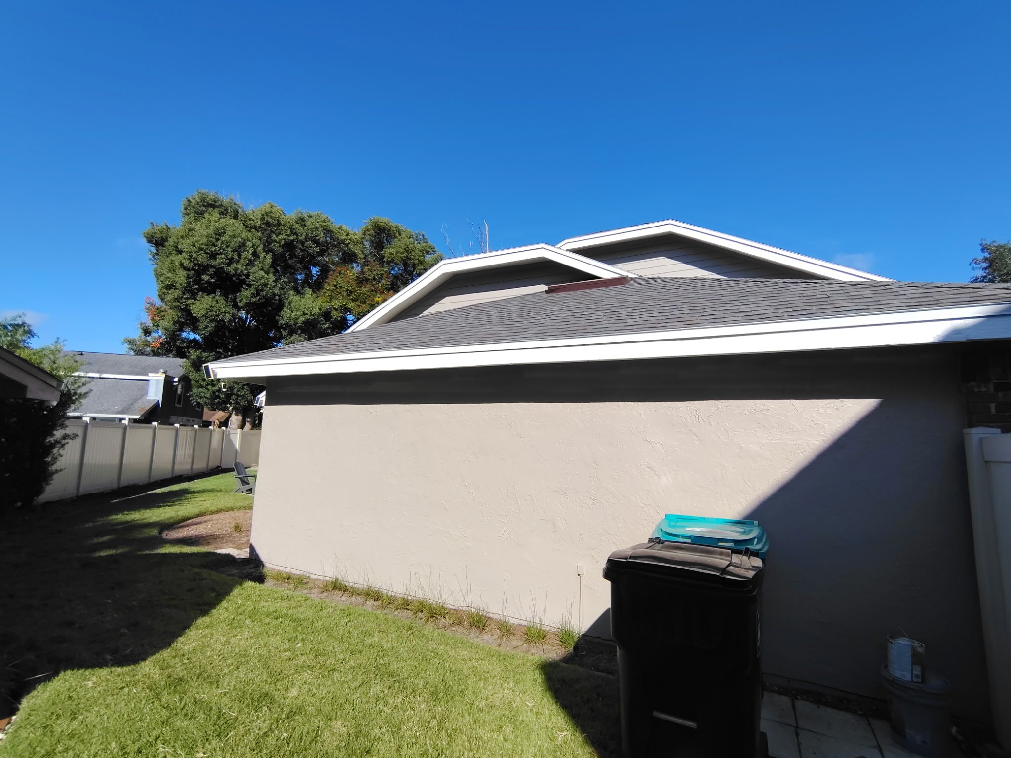 Long rear wall and finished roofline