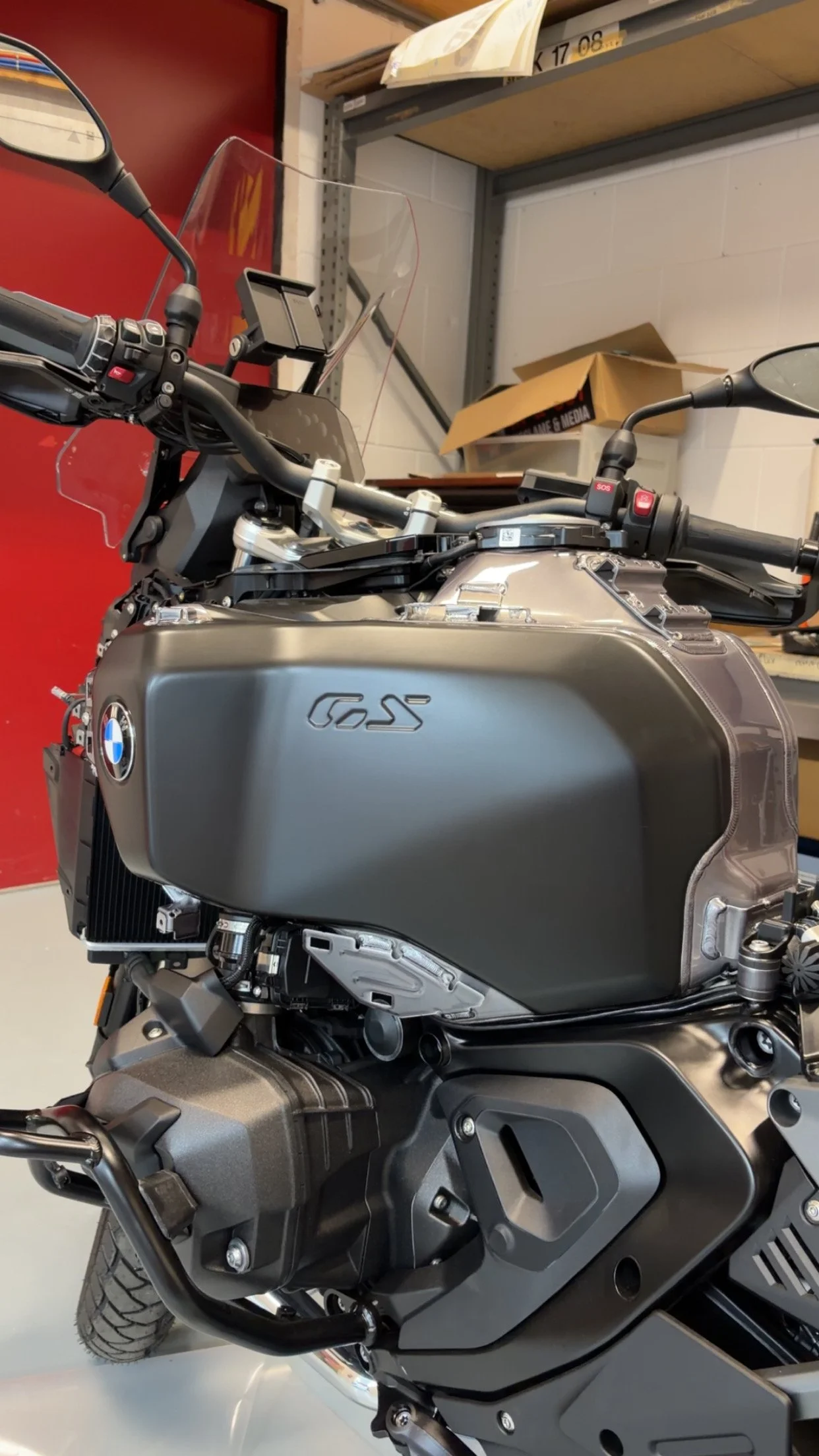 bmw r1300gsa tank wrap ppf