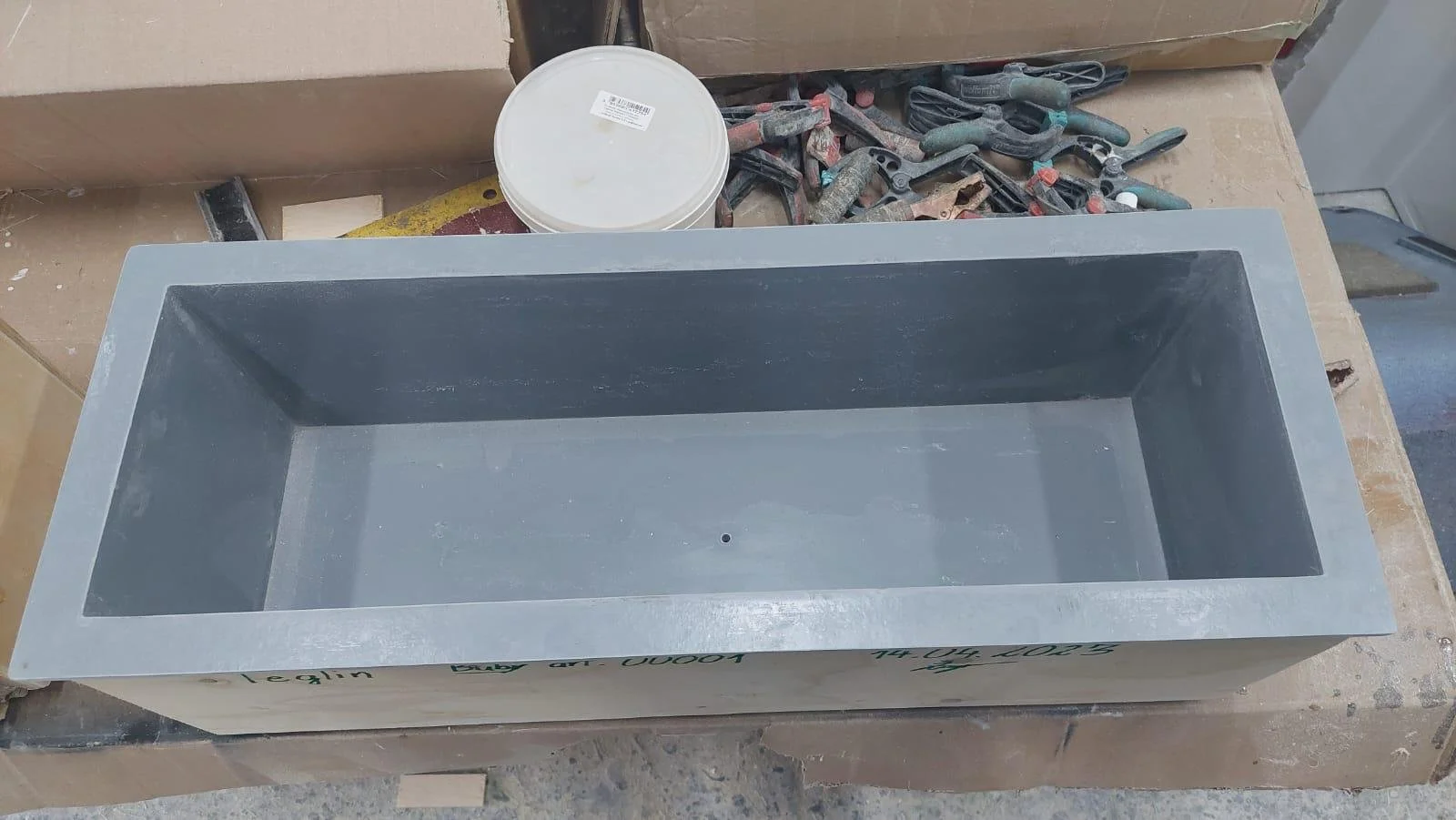 Rectangular moulds for fiberglass composite planters