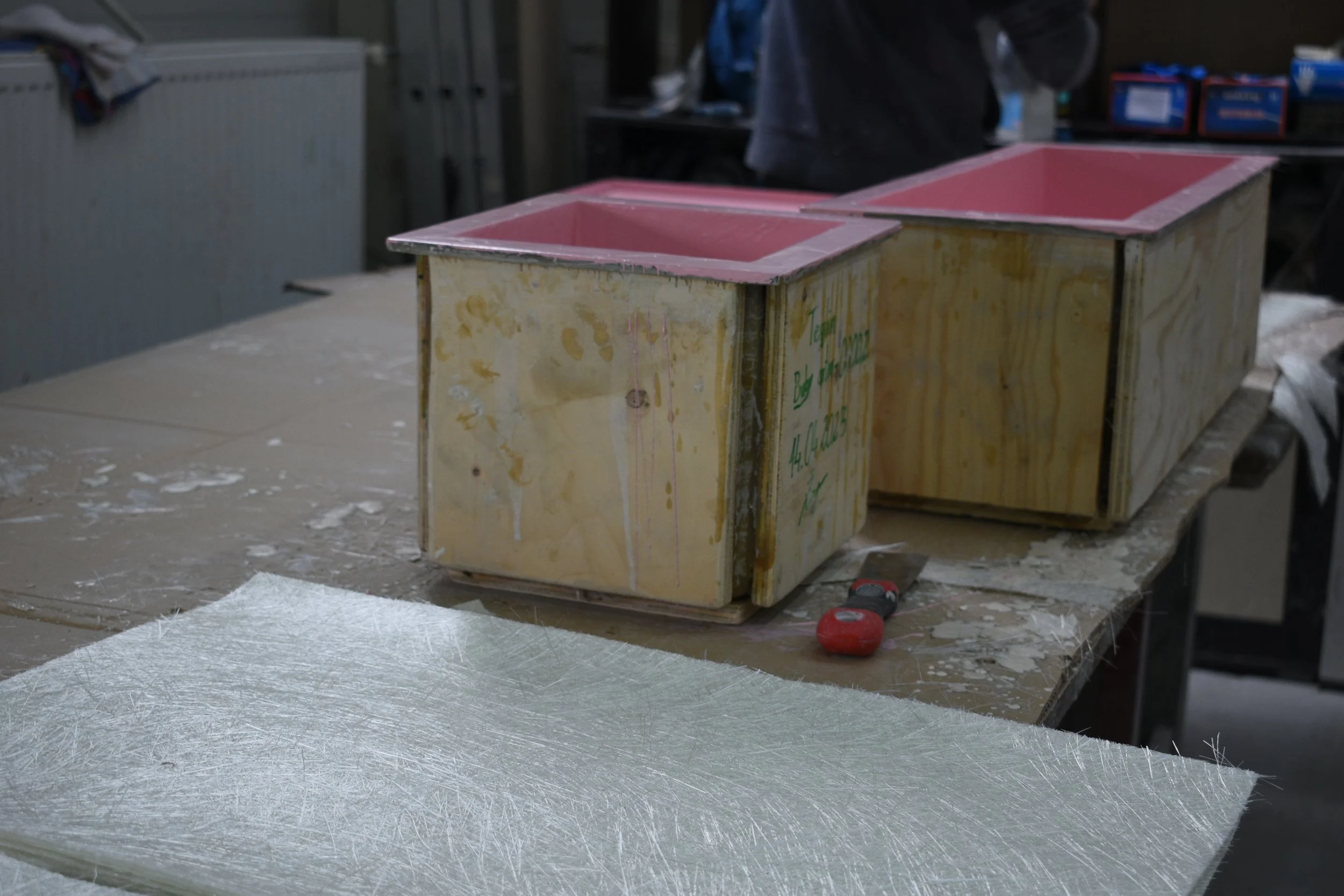 Rectangular moulds for fiberglass composite planters