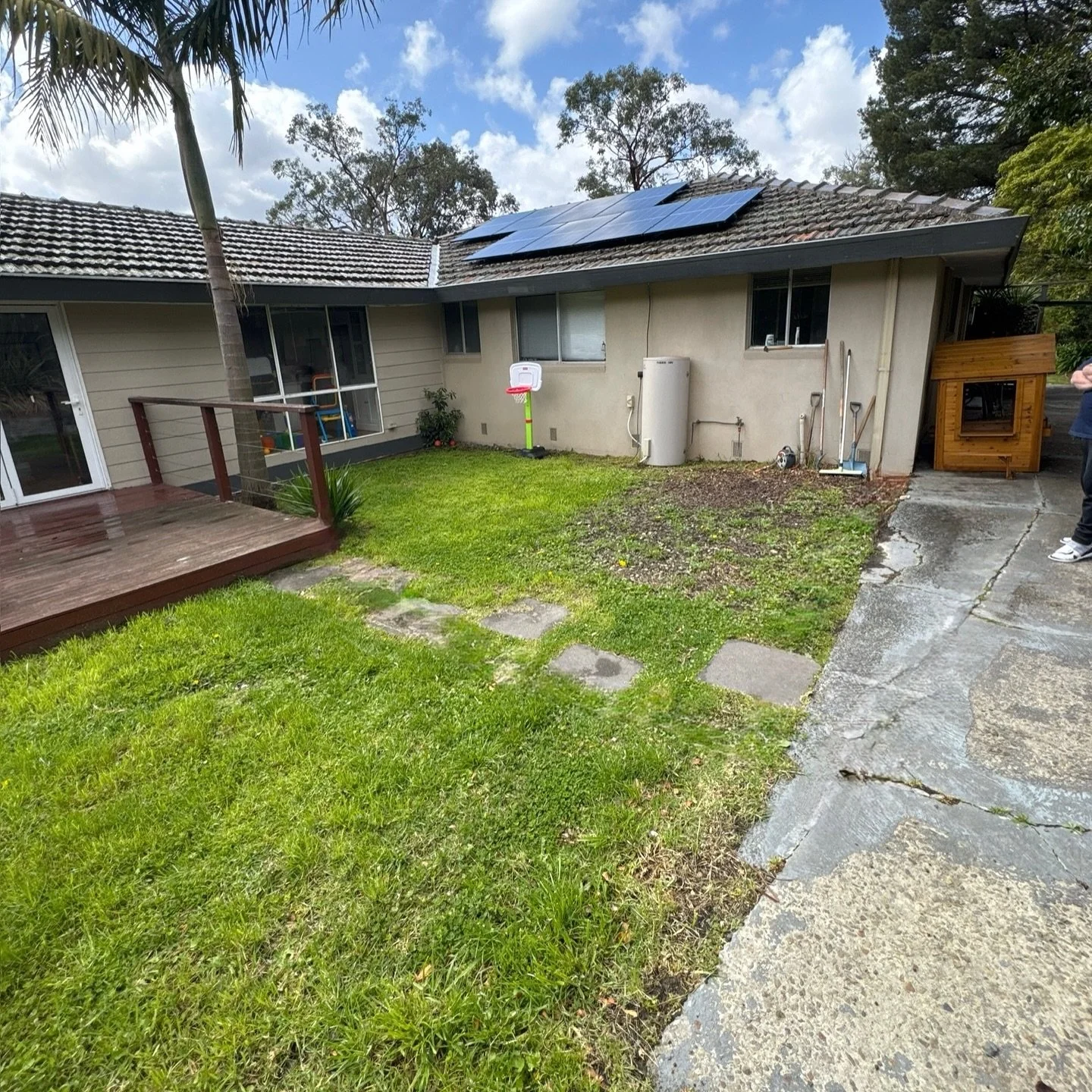 It&rsquo;s a process 👨🏼&zwj;🎨🔨
From start to finish, every step counts.
Stoked with how this one turned out.

#finishedproject #deckbuild #timberdeck #pergola #outdoorliving #backyardupgrade #landscapingmelbourne #melbournelandscaping #carpentry 