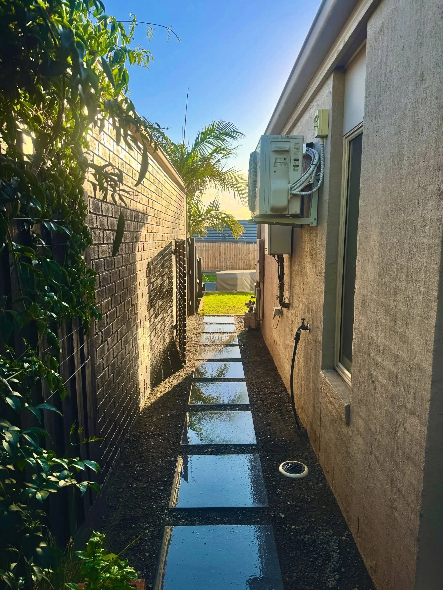 We made an entrance 👀

Literally.

A fresh new entryway that completely lifts the side of the home. 

#landscaping #paving #construction #melbourne #homeimprovements