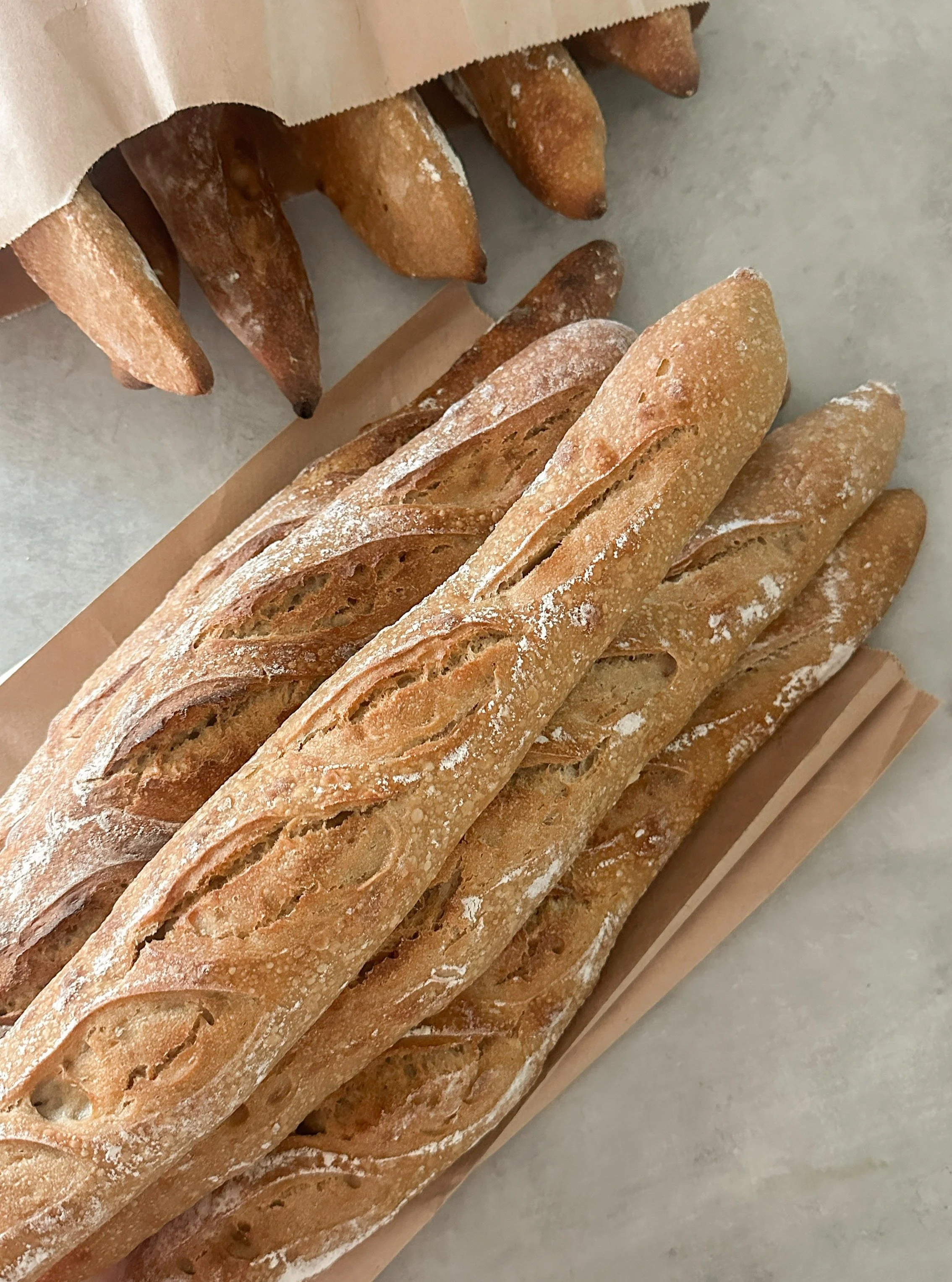 Hmmmmh, the smell of a freshly baked baguette. 😍

Here's a little bit of France for your Monday morning. 🥖 🇫🇷

Bonne semaine!

#abaguetteaday #calais #cotedopale #daytriptofrance #luxurydaytripstofrance