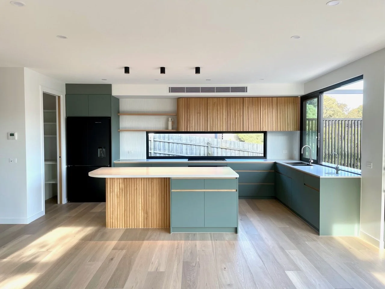 Kitchen 2.jpeg