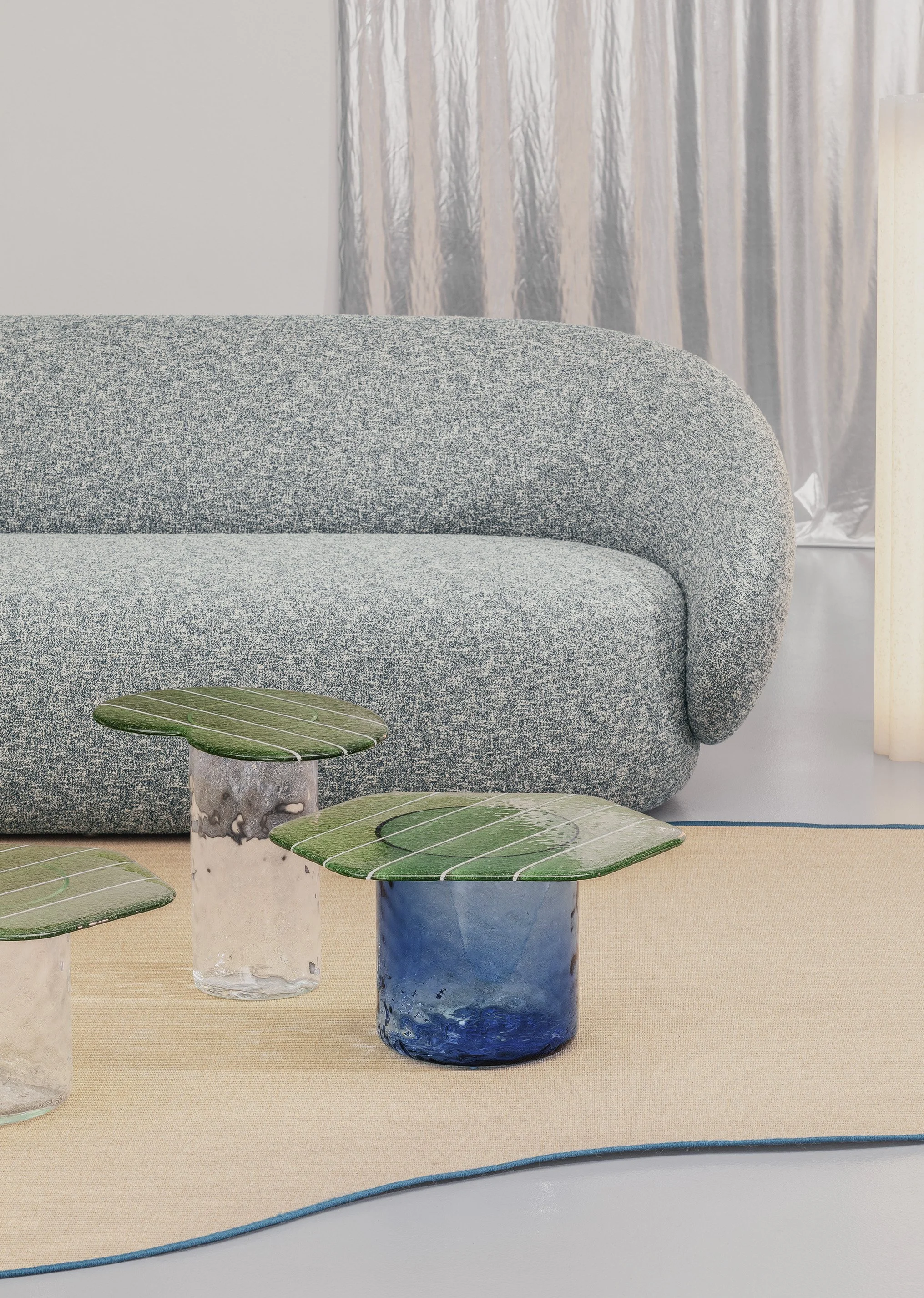 striche menta sofa.jpg