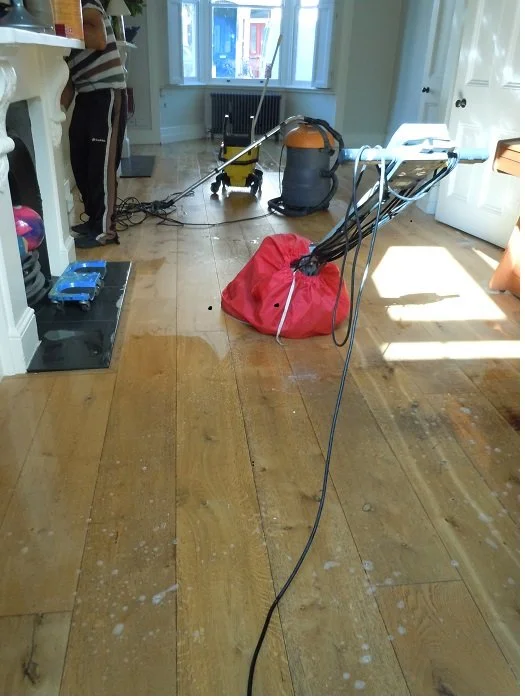 a guide for cleaning an oiled hardwood floor