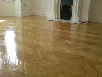 How to apply wood floor polish