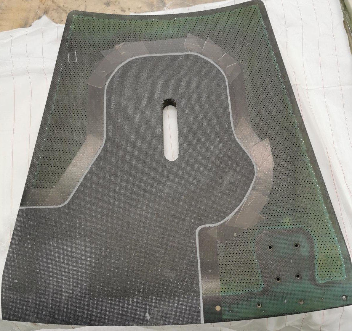 777 GE90 Blocker doors