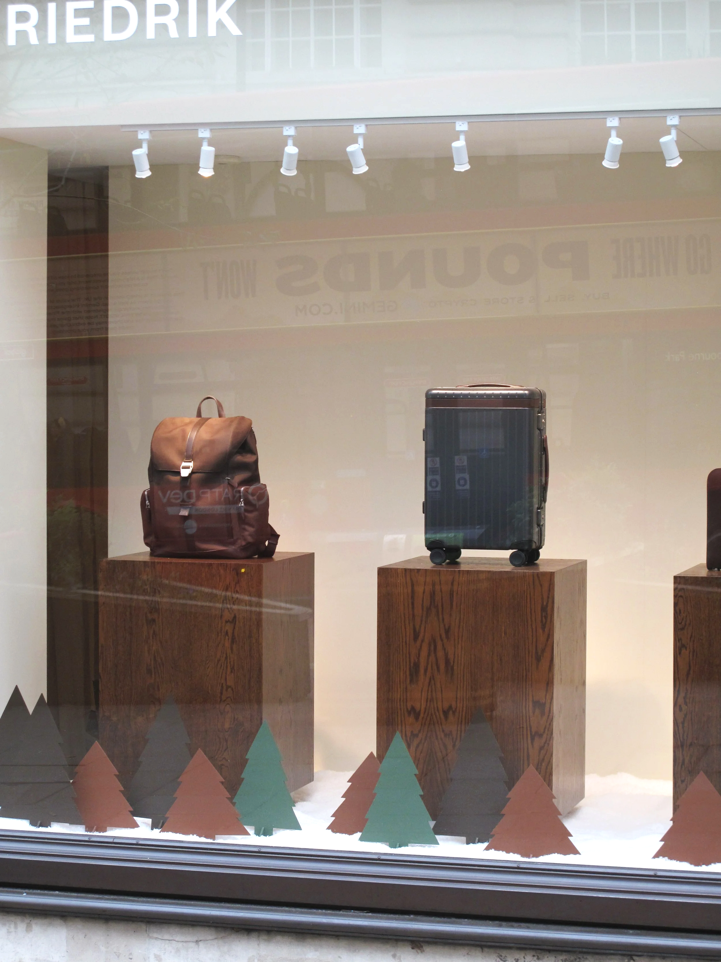 Carl Friedrik | Christmas windows 24