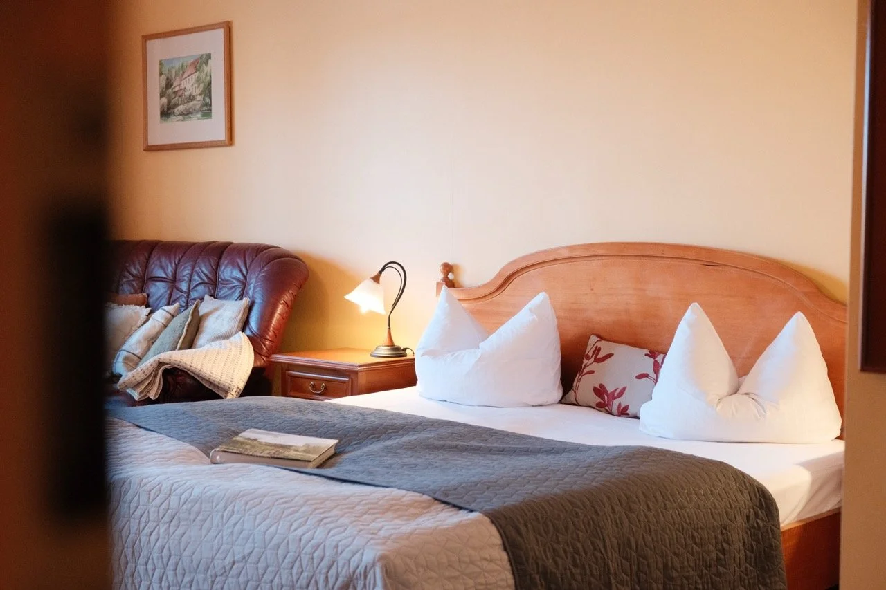 Fontane - Doppelzimmer Komfort im Erdgeschoss mit Terrasse, Seeblick &amp; Zugang zum Garten