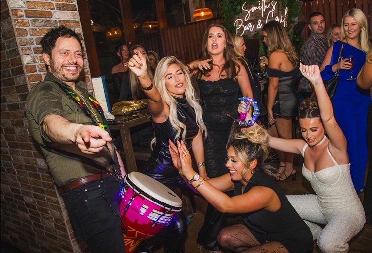 Roaming djembe with dancers
