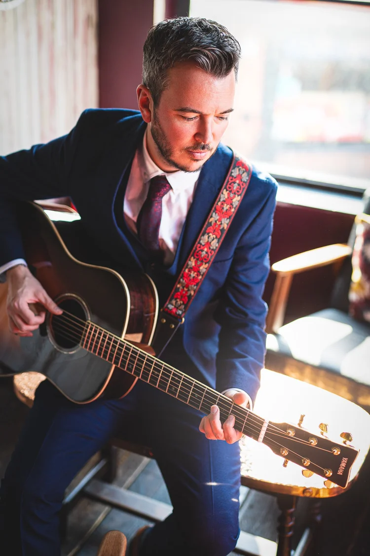 Matt singer and guitarist — photograph 4