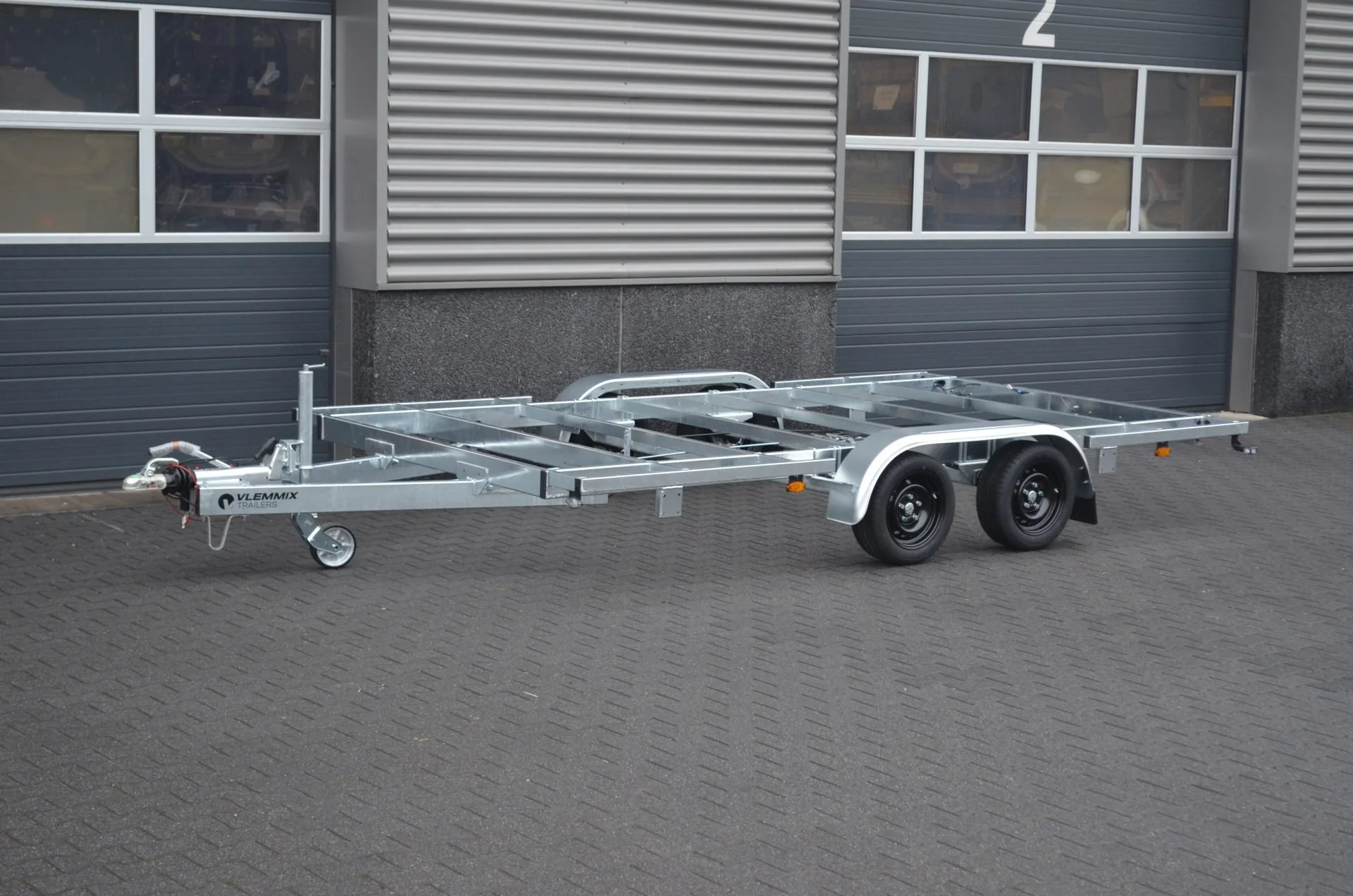 TH480 low model 2 x axle 1800kg
