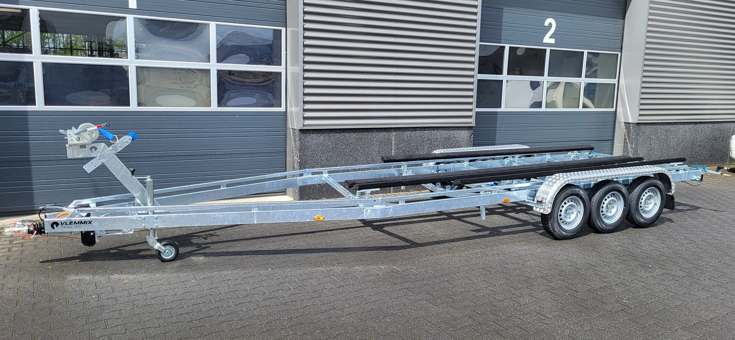 Bunk trailer 8.4m 3x1800kg