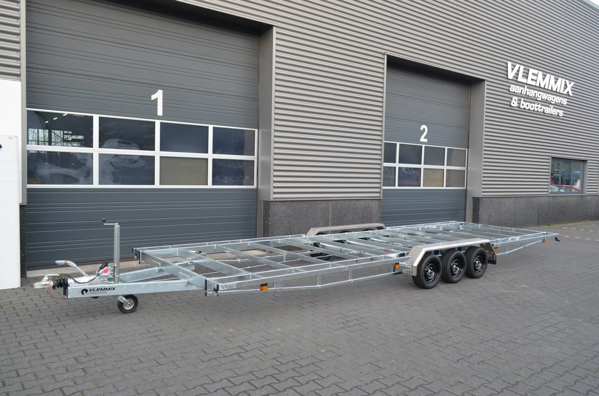 TH780 low model 3 x axle 1800kg