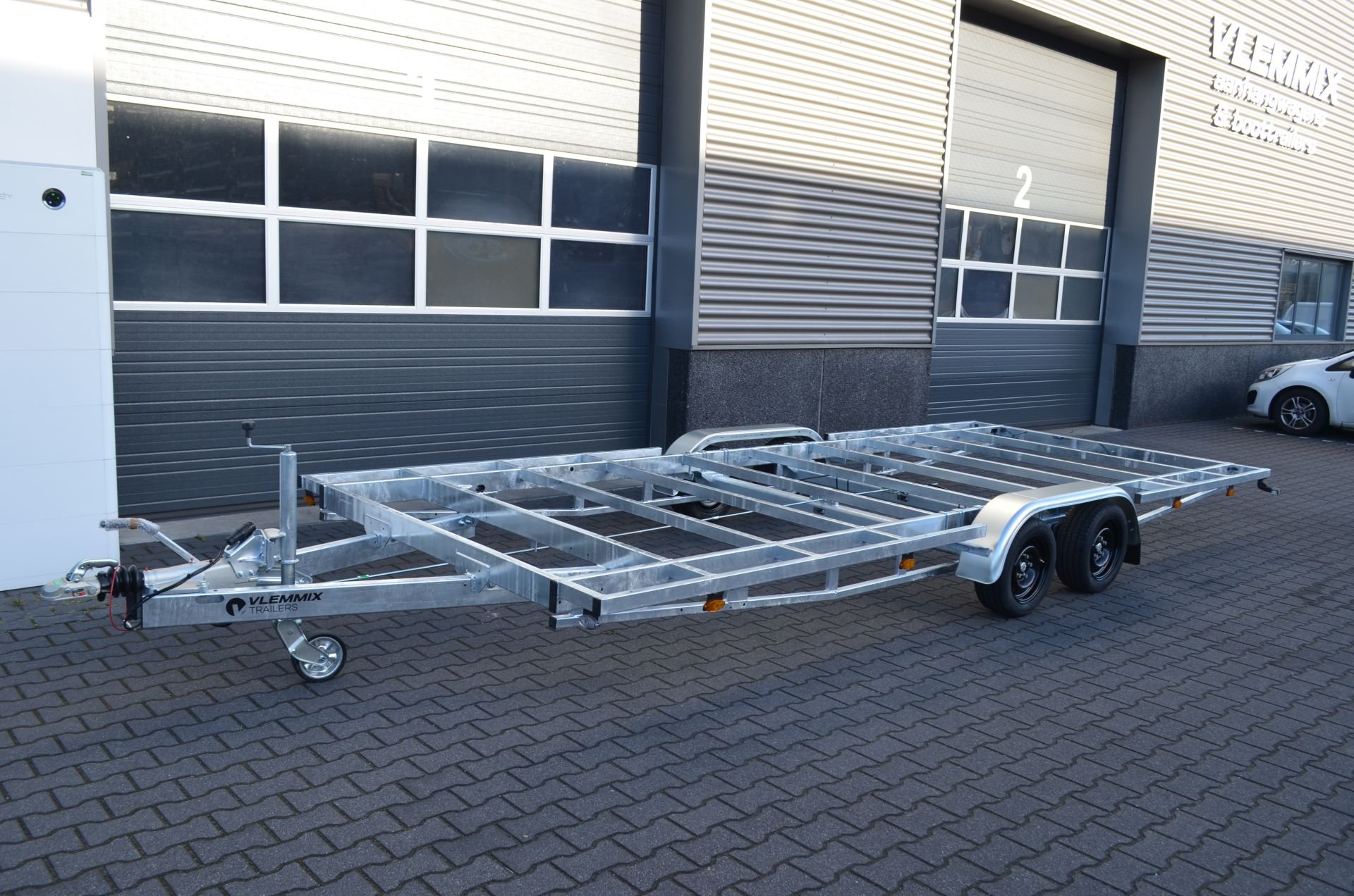 TH540 low model 2 x axle 1800kg