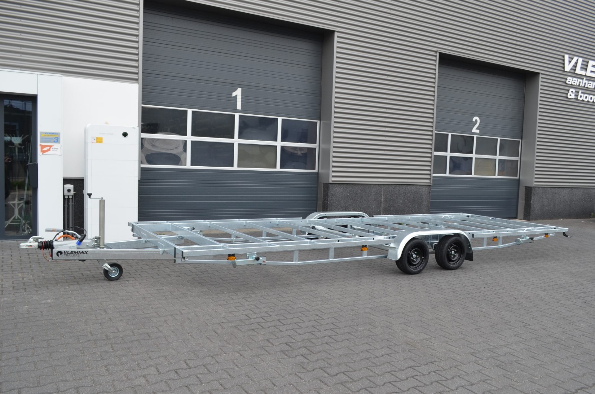 TH780 low model 2 x axle 1800kg