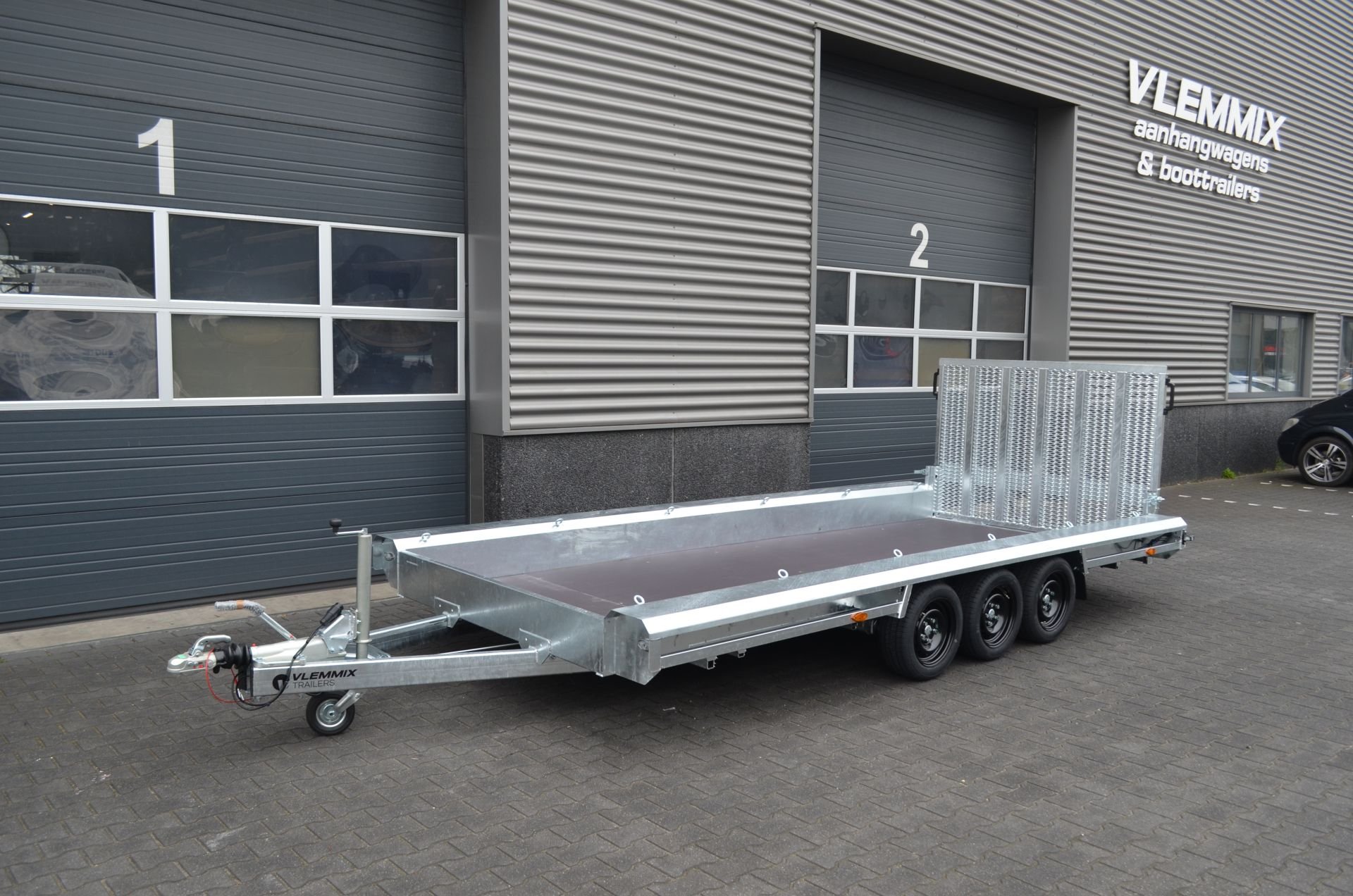 480x180 Machine transporter (3 x axle 1800 kg)