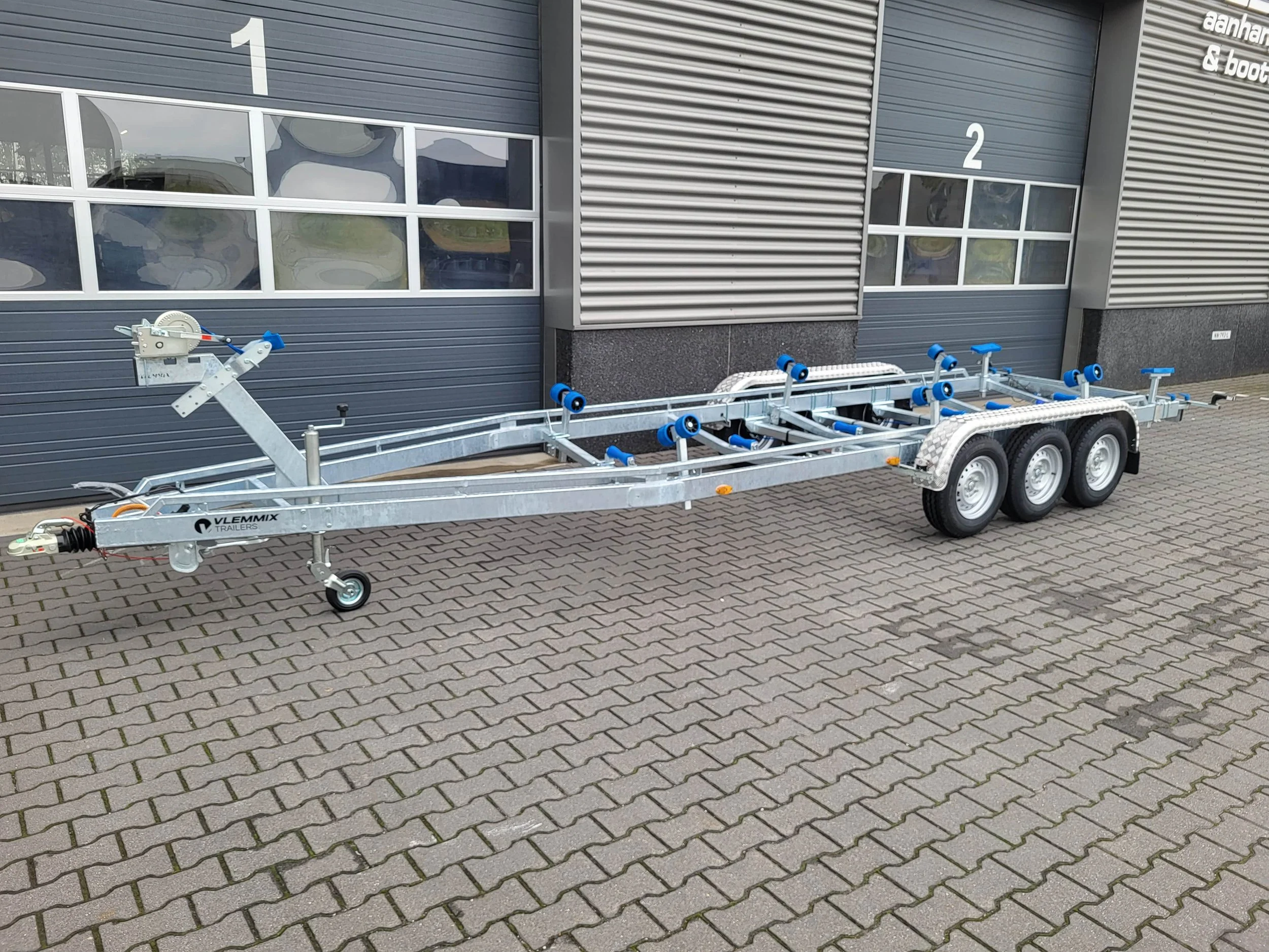Standaard Boottrailer 7,8m 3 assen (1).jpg