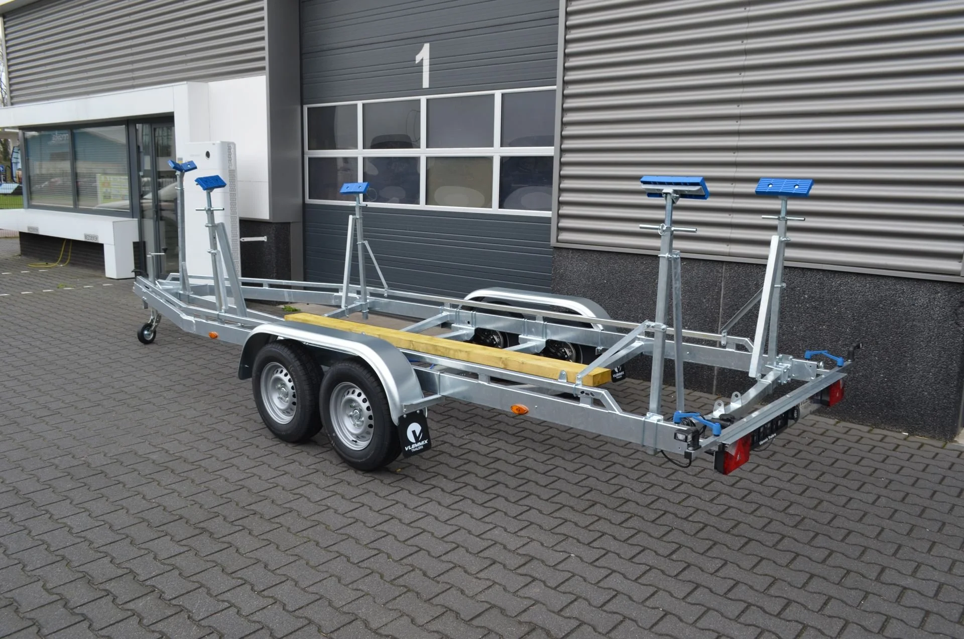 7m sailboat x2 axle 2.jpg (Copy) (Copy)